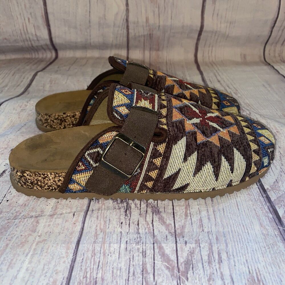 Dirty Laundry Mystify Bebidas Clogs Mules Women’s Size 9 Southwestern Tapestry